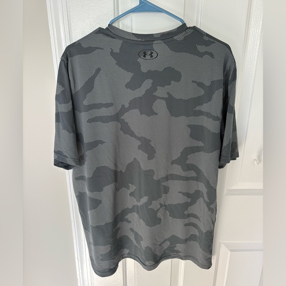 Under Armour Men's Dark Gray Camo Tee - Picture 3 of 3